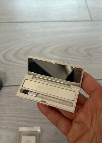 Orjinal Bourjois Göz Farı Seti Beyaz ve Gri Tonlar - Görsel 8
