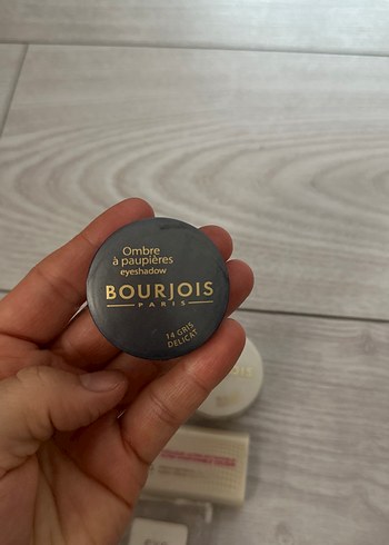 Orjinal Bourjois Göz Farı Seti Beyaz ve Gri Tonlar - Görsel 2