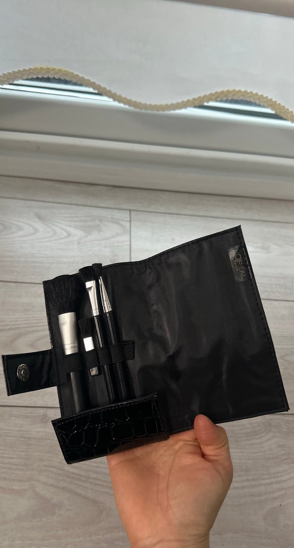 Loreal makyaj fırca seti Siyah Yılan Derisi Desenli çanta icinde - Görsel 2