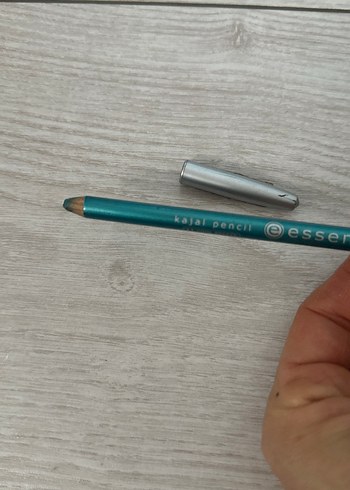 1 flormar, 2 Essence Beyaz ve Canlı Renkli Göz Kalemleri - Görsel 3