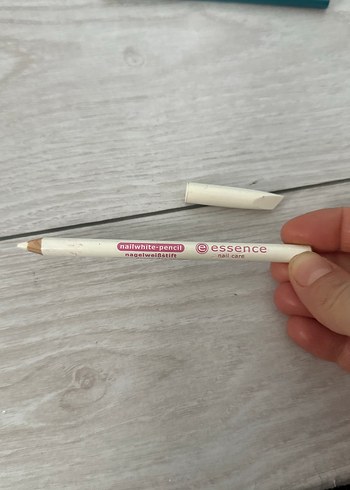 1 flormar, 2 Essence Beyaz ve Canlı Renkli Göz Kalemleri - Görsel 4