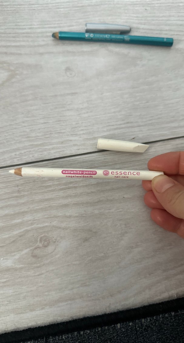 1 flormar, 2 Essence Beyaz ve Canlı Renkli Göz Kalemleri - Görsel 4