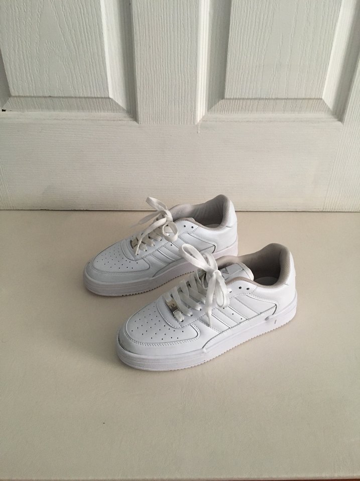 Beyaz Spor Ayakkabı - Görsel 2