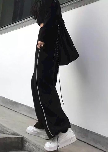 Siyah Çizgili Eşofman Altı - Görsel 2