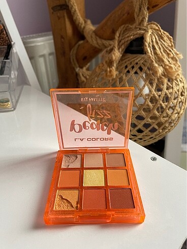 Diğer L.A Colors Peach Fizz