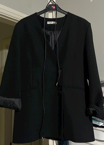 Siyah Düğmeli Kadın Blazer Ceket