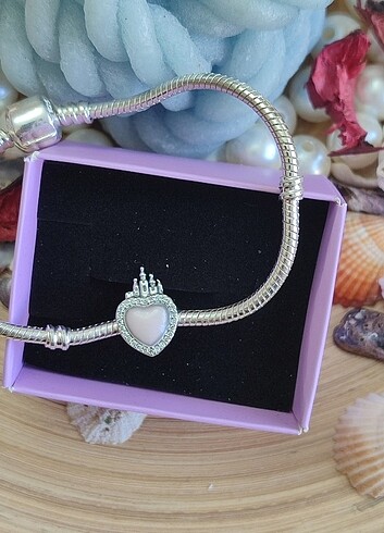 Toz Pembe Kalpli Charm