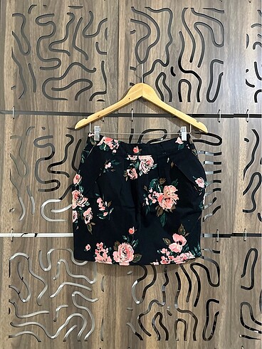 Zara Basic çiçek desenli cepli etek