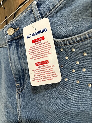 m Beden Lcw taşlı kot şort