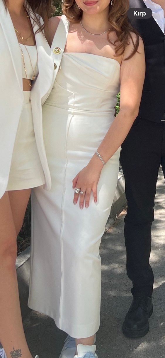 Beyaz Uzun Askısız Drapeli Elbise - Görsel 2