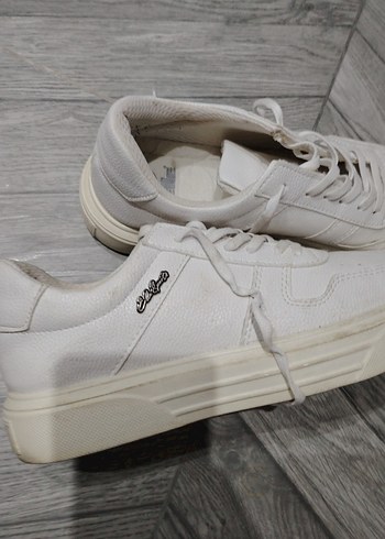 Beyaz spor ayakkabı - Görsel 5