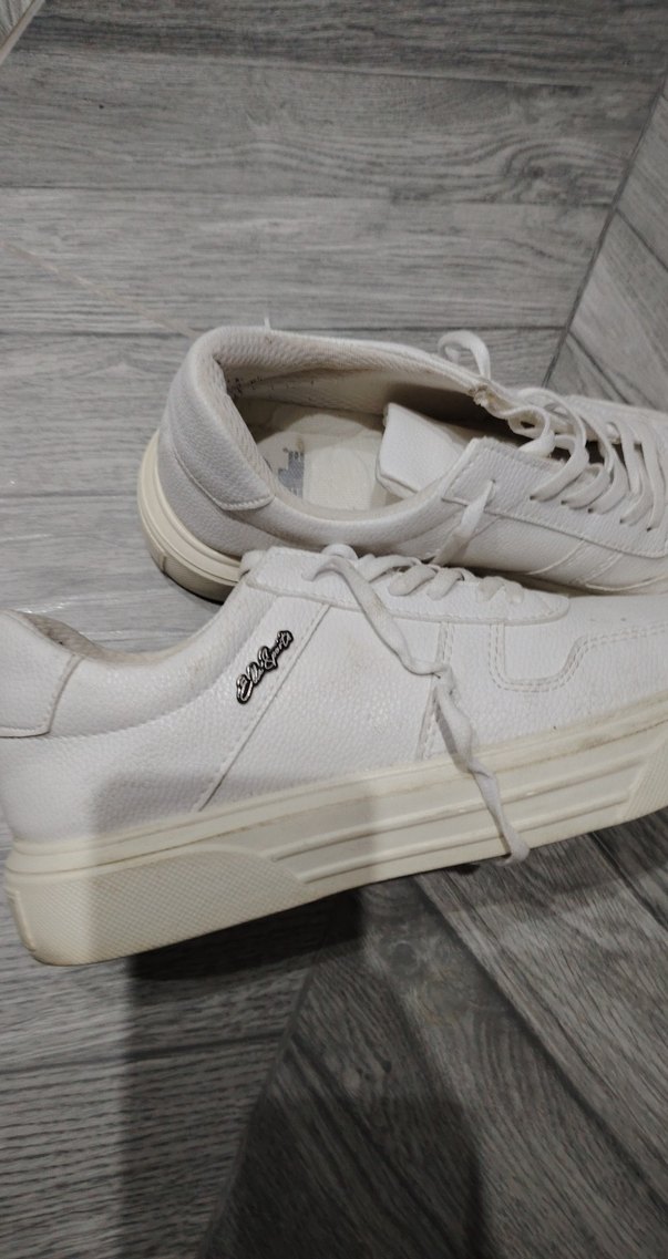 Beyaz spor ayakkabı - Görsel 5