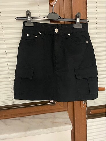 H&M SİYAH ETEK 34 BEDEN