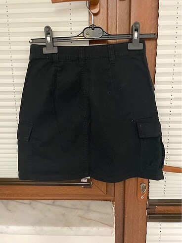 34 Beden siyah Renk H&M SİYAH ETEK 34 BEDEN