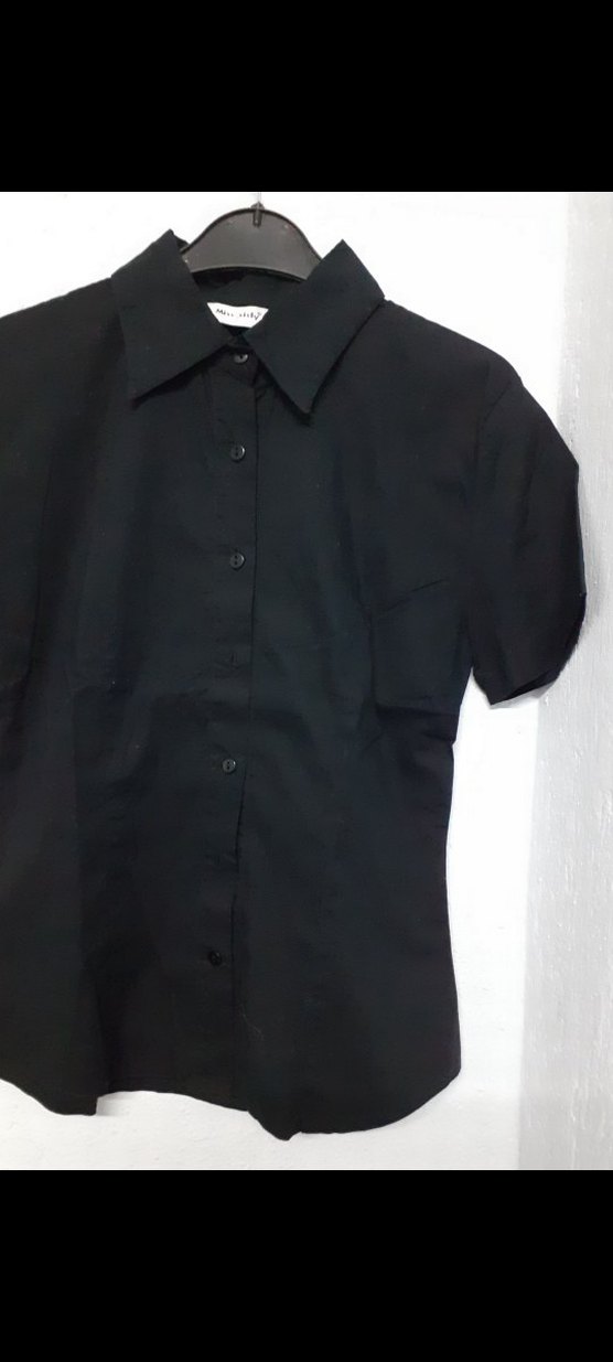 Kısa Kollu Siyah Düğmeli Kadın Gömlek - Görsel 2