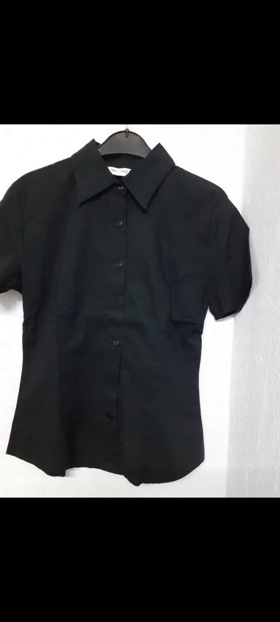 Kısa Kollu Siyah Düğmeli Kadın Gömlek - Görsel 3