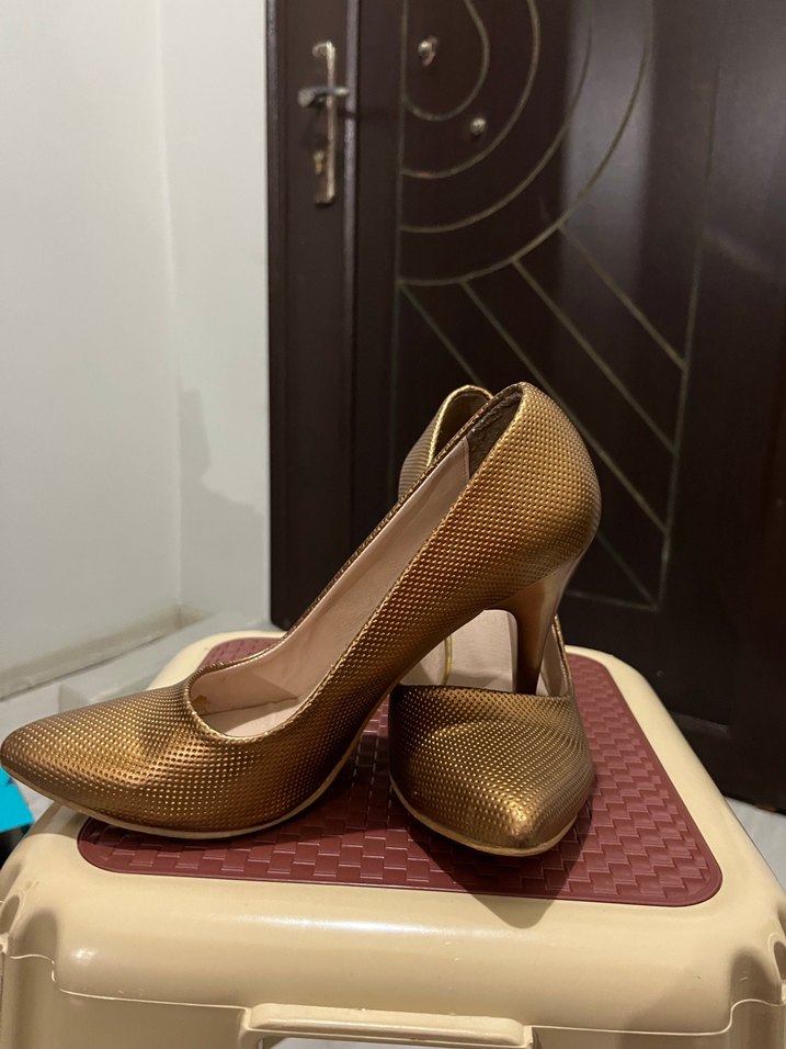 Altın Renkli Yılan Desenli Stiletto - Görsel 2