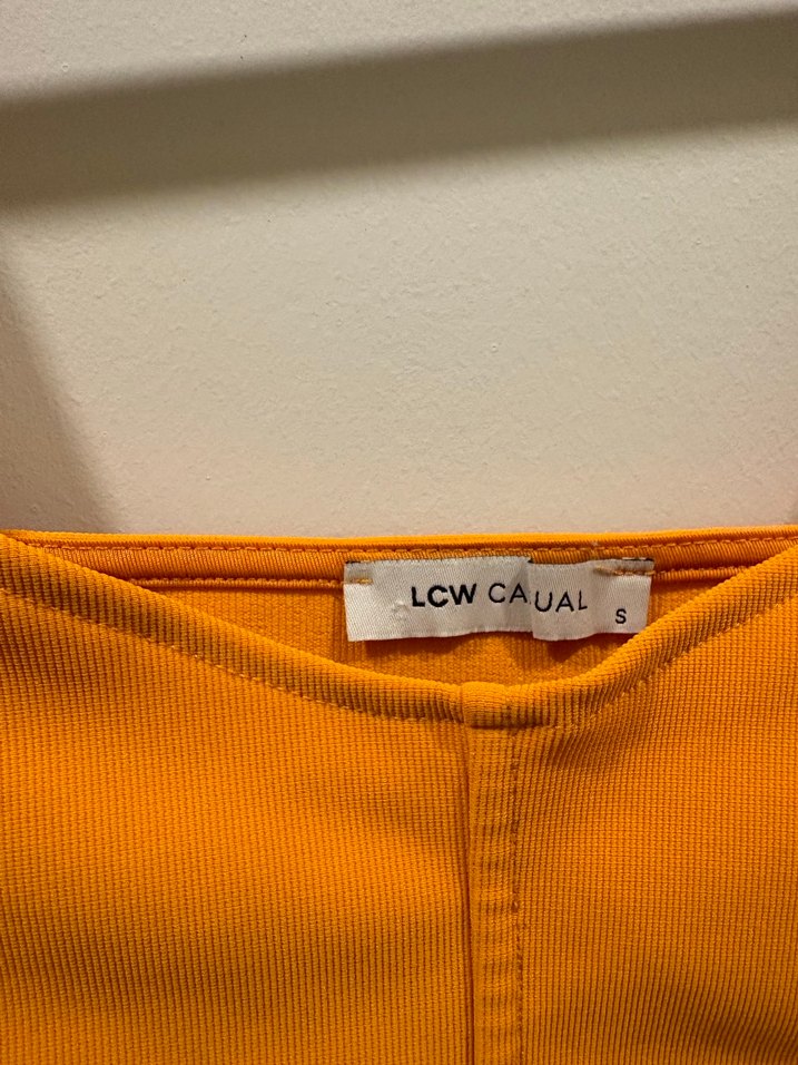 Sarı Parlak Kadın Askılı Bluz - Görsel 2