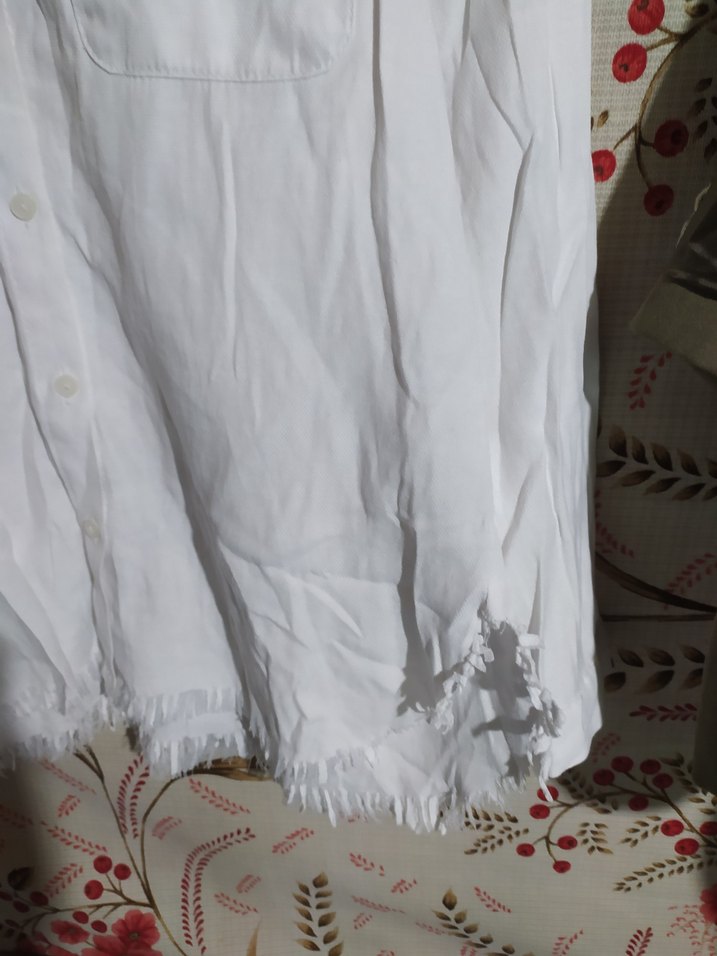 Düğmeli Beyaz Keten Kadın Gömlek - Görsel 3