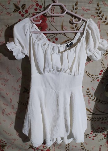 Beyaz Mini V Yaka Fırfırlı Keten Elbise şortlu - Görsel 2