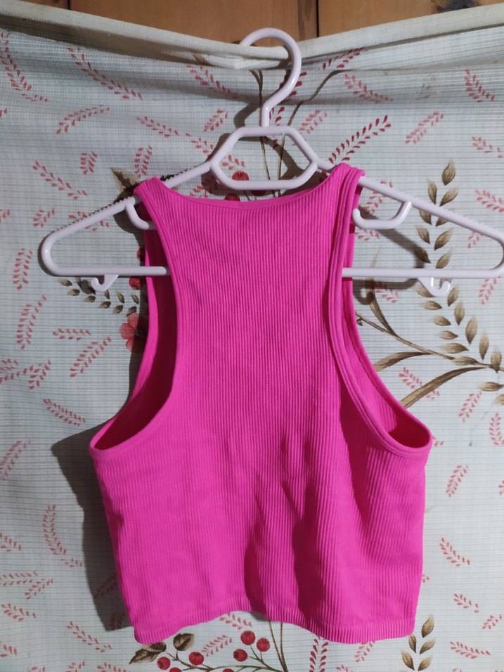 Pembe Yüksek Yakalı Kolsuz Crop Top - Görsel 3
