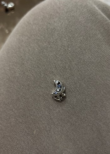 Gri Ay ve Yıldız İşlemeli pandora charm - Görsel 2