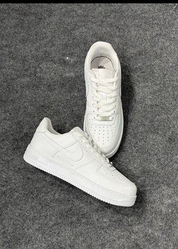 Nike Erkek Spor Ayakkabı Minimalist Tasarım - Görsel 2