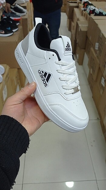 Adidas spor ayakkabı