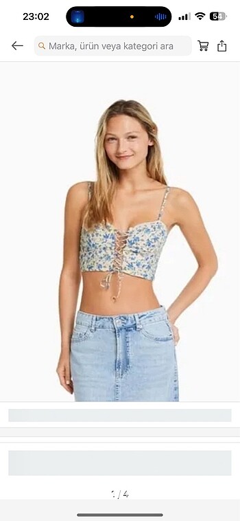 Bershka çiçekli crop