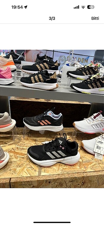Adidas Yepyeni spor ayakkabı