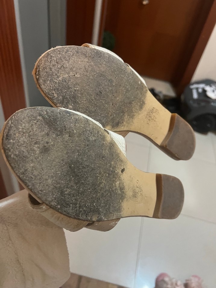 Ballı Deri Tokalı Kadın Terlik - Görsel 4