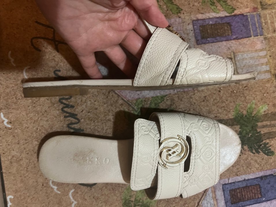 Ballı Deri Tokalı Kadın Terlik - Görsel 2