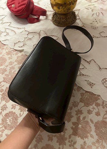 Klasik Şıklık Parisian Siyah Deri Çapraz Çanta - Görsel 5