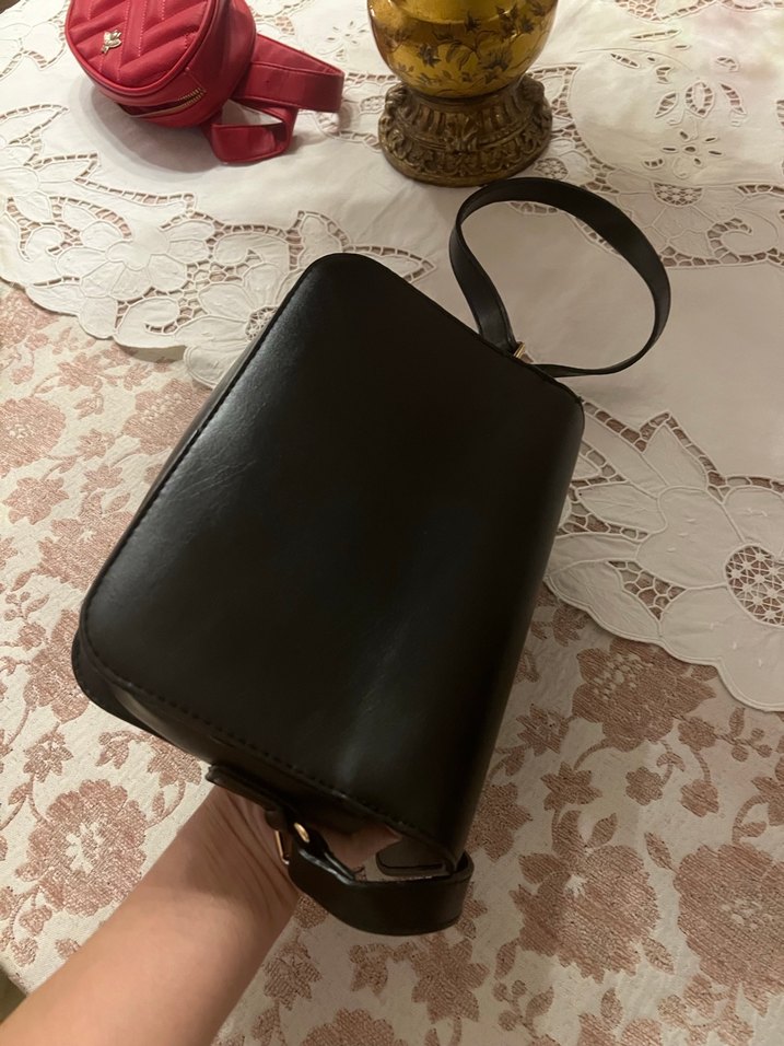 Klasik Şıklık Parisian Siyah Deri Çapraz Çanta - Görsel 5