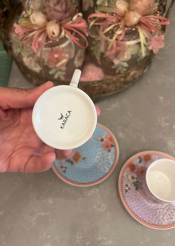 Beden çeşitli Renk Pastel Renkli Çiçek Desenli 2 Fincan ve Tabak Seti