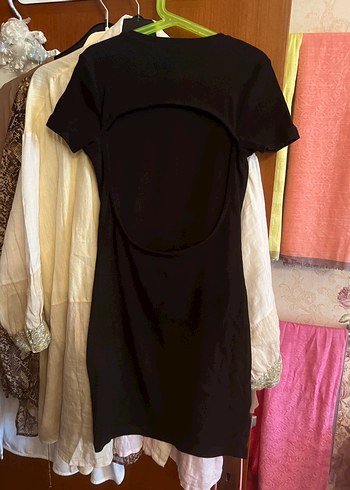 Pull and Bear Siyah Kısa Kollu Midi Elbise