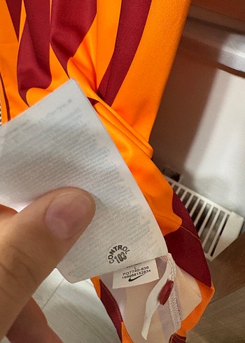 l Beden turuncu Renk Erkek Galatasaray 100.yıl forması çubuklu
