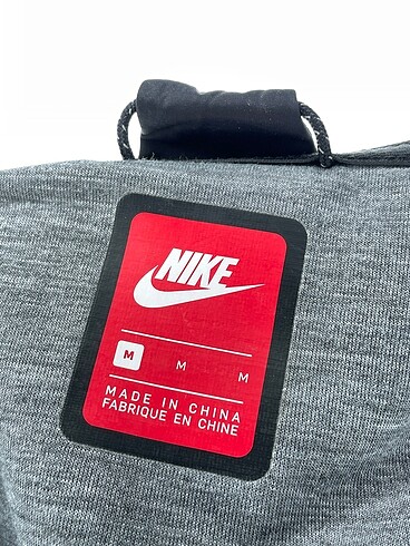 m Beden siyah Renk Nike Mont %70 İndirimli.