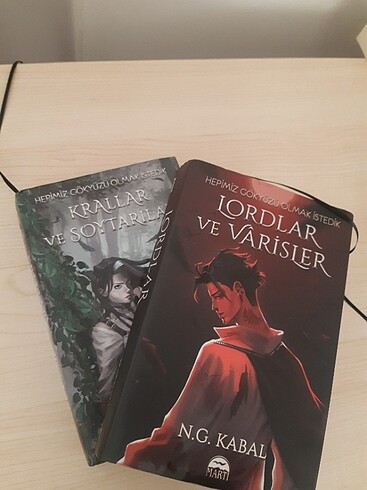Lordlar ve Varisler + Krallar ve Soytarıları Martı 