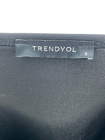 s Beden siyah Renk Trendyol & Milla T-shirt %70 İndirimli.