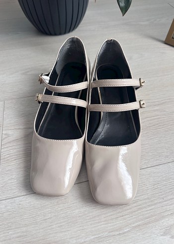 Bej Rugan Çift Tokalı Stiletto Kadın Ayakkabı