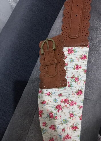 H&M Çiçekli taba kemer