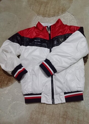 Civil boys mont 4 5 yaş ama bence daha kucuk