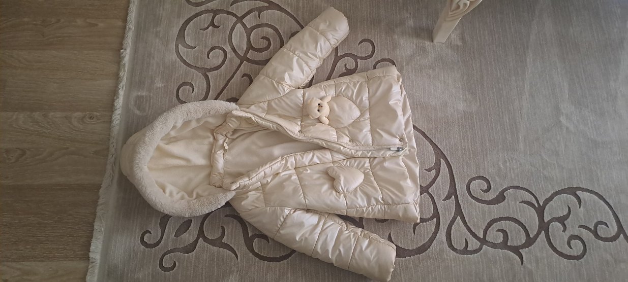 Kızlar için Beyaz Kürklü Kapüşonlu Mont - Görsel 2