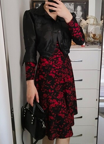 Siyah kırmızı vintange elbise