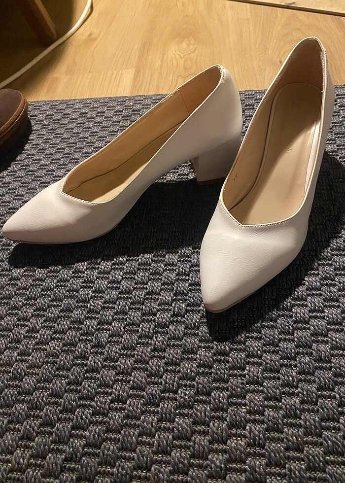 beyaz topuklu ayakkabı - Görsel 4