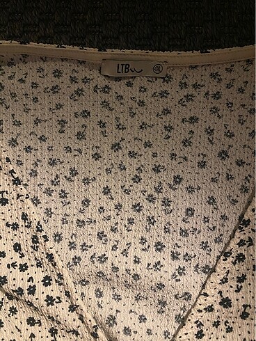 siyah çiçekli elbise - Görsel 5