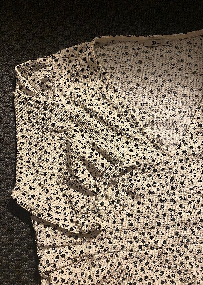 siyah çiçekli elbise - Görsel 4