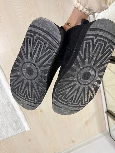 38 Beden Ugg bot