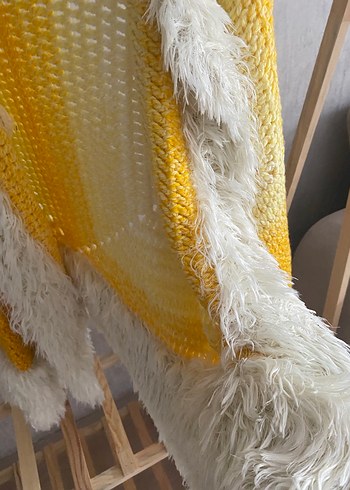 Sarı Tüylü Kısa Örgü Hırka - Görsel 5